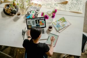 Read more about the article 5 Shocking Differences: Graphic Design vs Motion Graphics Career in 2026