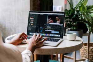 Read more about the article 7 Best Software to Learn During a Video Editing Course in Udaipur